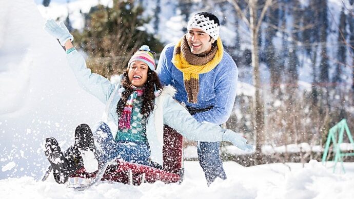 Honeymoon in the snow in Kashmir