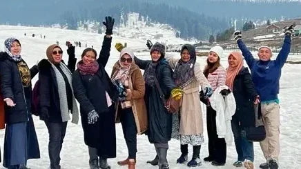 Kashmir sightseeing group package