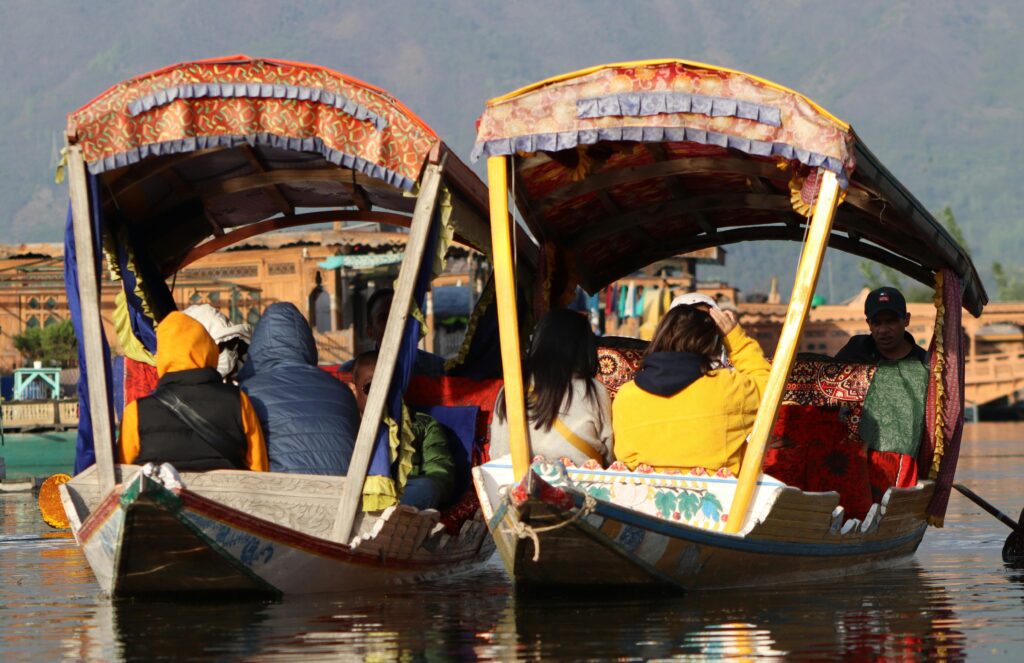 Kashmir houseboat tours