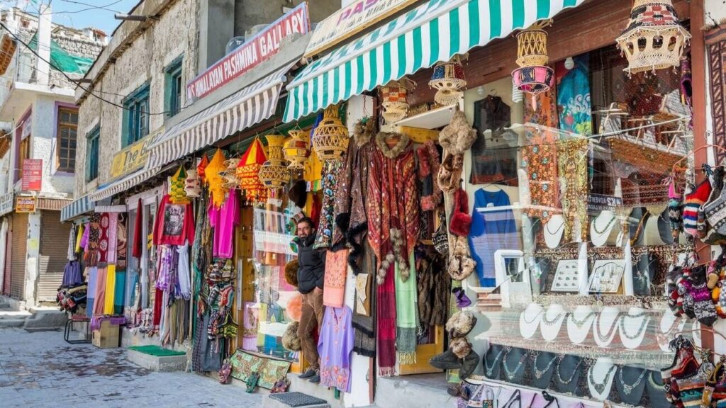 SRINAGAR, INDIA - 2024/07/09: A master artisan is seen c