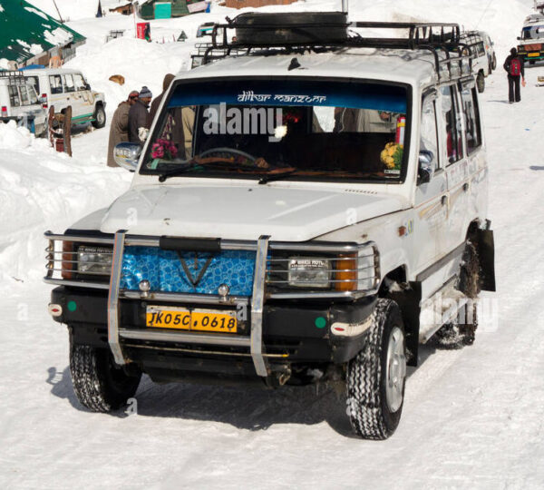 Taxi service in Gulmarg Cab for Gulmarg sightseeing Gulmarg cab booking Private cab in Gulmarg Kashmir tour package with transport Srinagar to Gulmarg taxi Best cab service in Gulmarg Affordable Gulmarg taxi fare Gulmarg sightseeing taxi Kashmir taxi service Kashmir local transport Kashmir travel package Srinagar airport to Gulmarg taxi